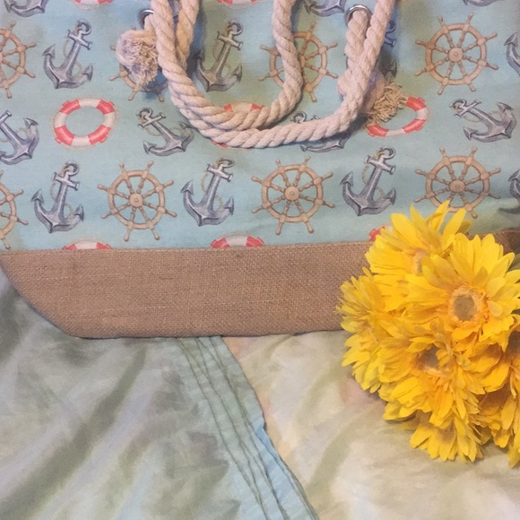 Blue Anchor Print Zipper Closure Beach Tote Bag - Picture 8 of 8